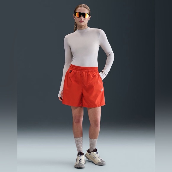 NWT Nike ACG Women's Repel Mid-Rise Ripstop Shorts Size Small